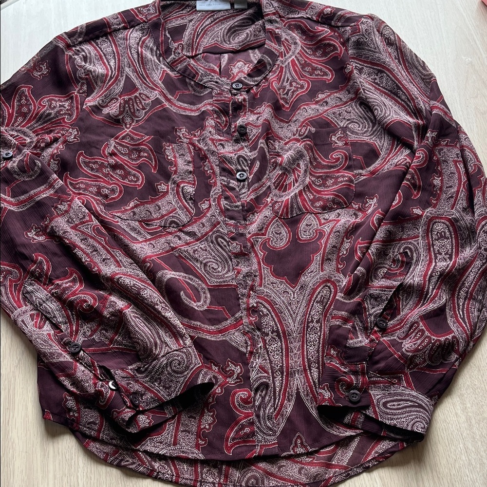 Pretty paisley button down long sleeved blouse